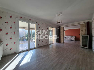 Maison - 185 m² - 8 pièces