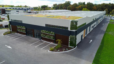 Local d'activité / Entrepôt - 367 m²