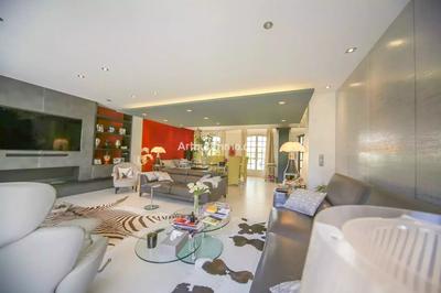 Maison - 189 m² - 7 pièces