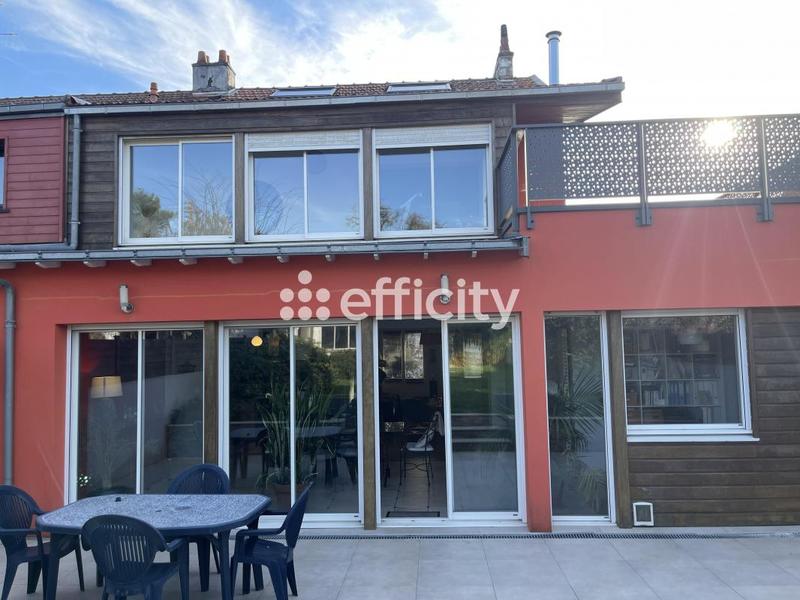 Pavillon - 130 m² - 5 pièces