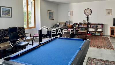 Maison - 400 m² - 9 pièces