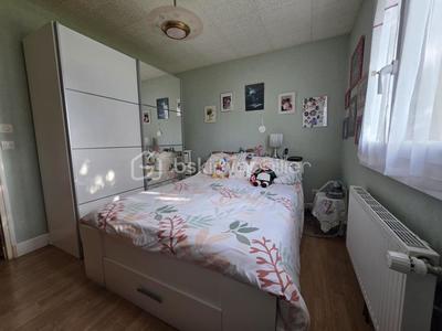 Maison traditionnelle - 100 m² - 6 pièces