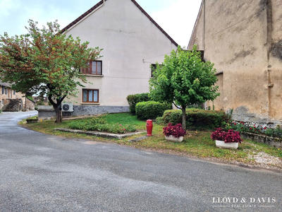 Maison - 230 m² - 13 pièces