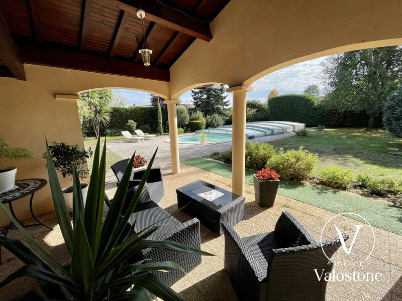 Maison traditionnelle - 206 m² - 7 pièces