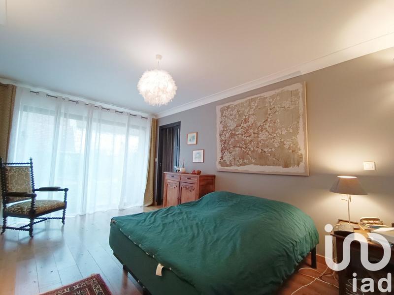 Maison - 201 m² - 7 pièces