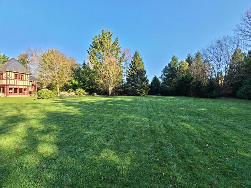 Propriété - 292 m² - 14 pièces