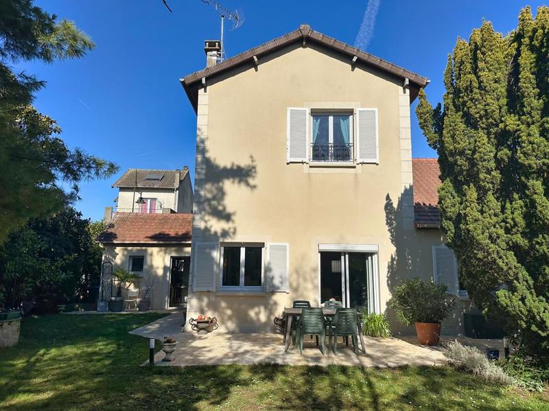 Maison - 151 m² - 5 pièces