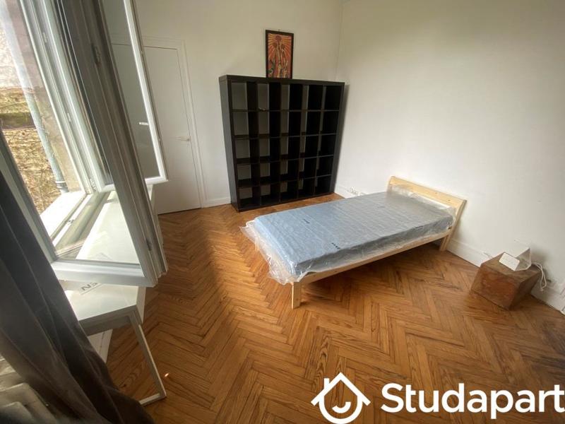 Chambre - 11 m² - 1 pièce