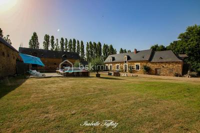 Propriété - 186 m² - 9 pièces