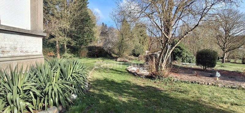 Maison - 234 m² - 8 pièces