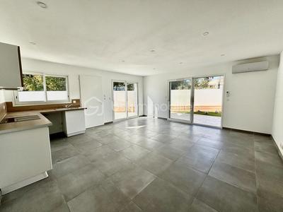 Villa - 80 m² - 4 pièces