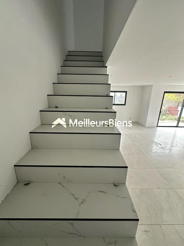 Maison - 123 m² - 6 pièces