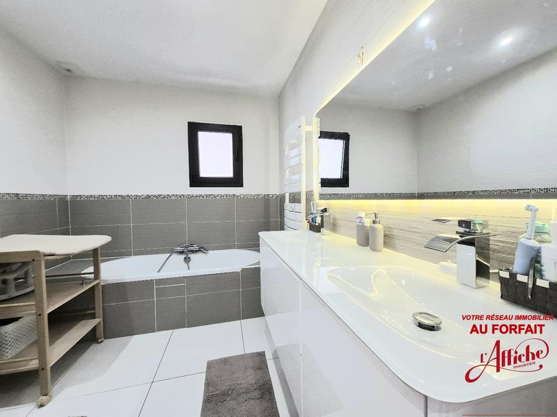 Maison - 170 m² - 5 pièces