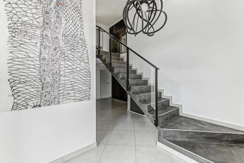 Demeure - 287 m² - 11 pièces