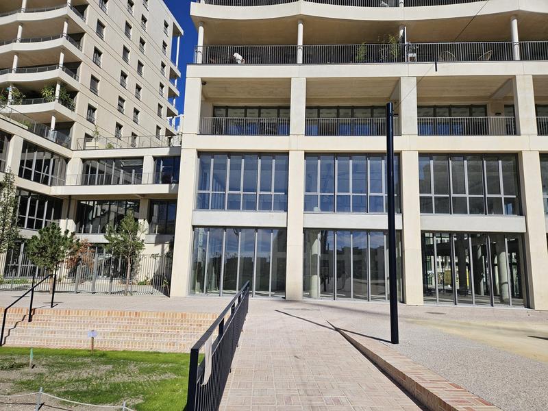 Local commercial - 394 m²