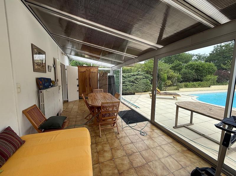 Villa - 168 m² - 6 pièces