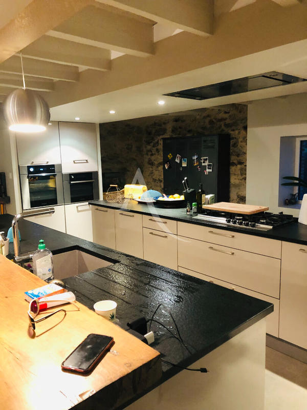 Villa - 211 m² - 6 pièces