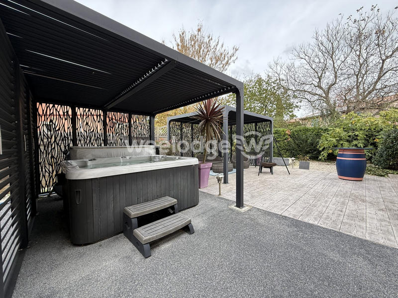 Maison traditionnelle - 207 m² - 6 pièces