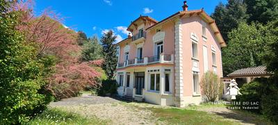 Maison - 299 m² - 14 pièces