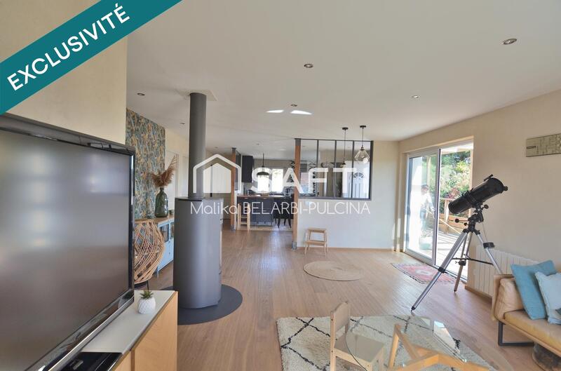 Maison - 264 m² - 11 pièces