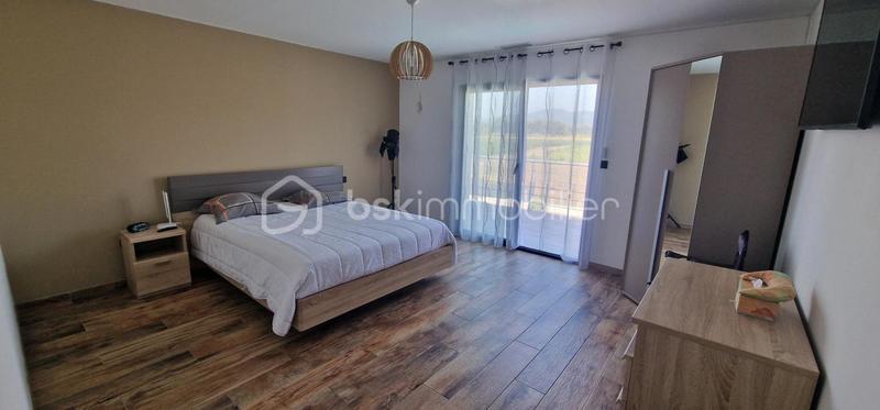 Villa - 213 m² - 5 pièces