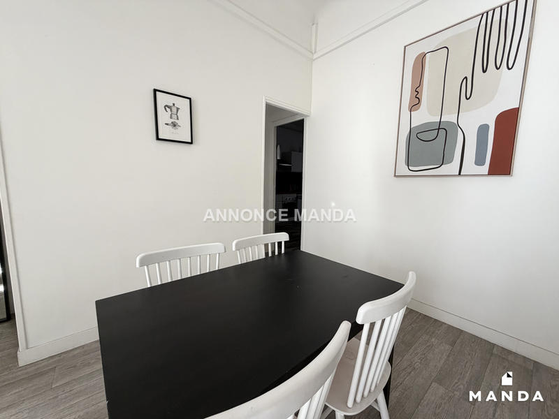 Chambre - 10 m² - 5 pièces