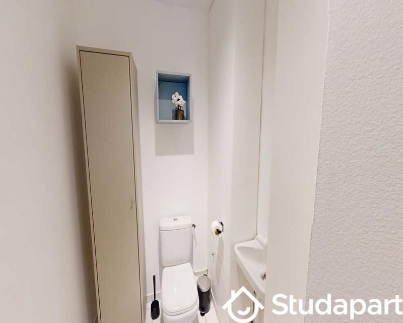 Chambre - 80 m² - 1 pièce