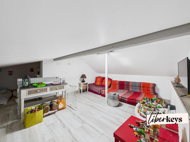 Maison - 223 m² - 7 pièces