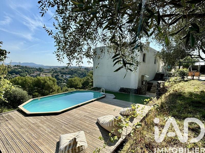 Maison - 122 m² - 5 pièces