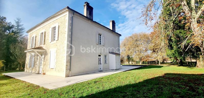 Maison de maîtres - 241 m² - 6 pièces