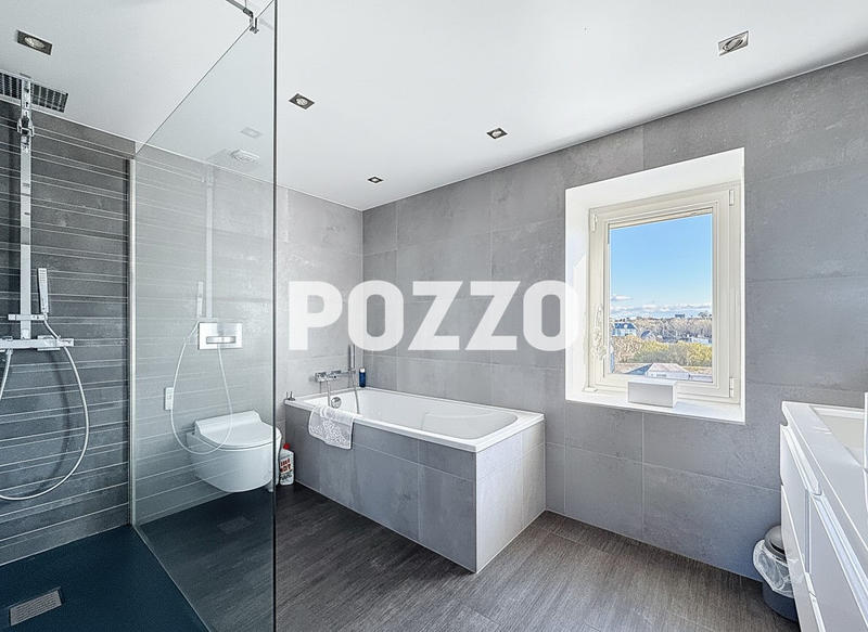 Maison - 190 m² - 8 pièces