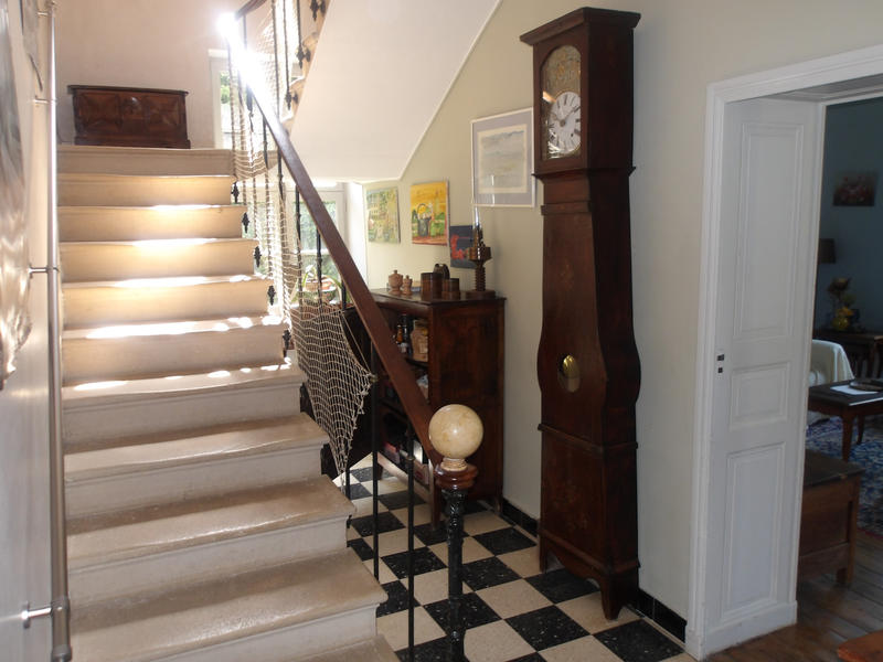 Maison - 215 m² - 9 pièces