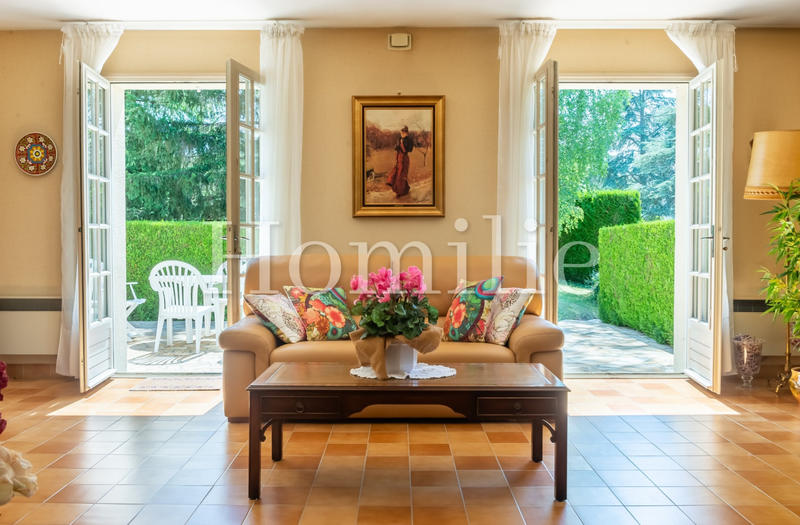 Maison - 199 m² - 9 pièces