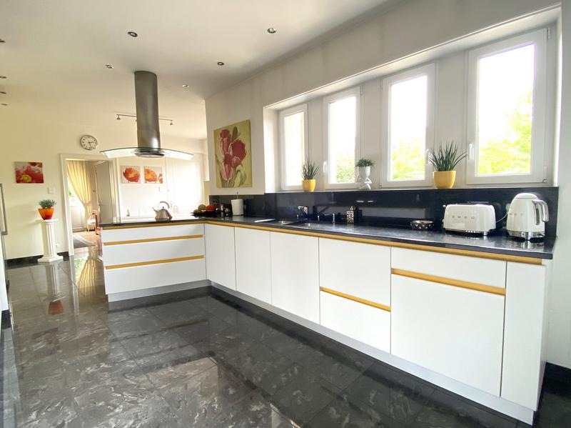 Villa - 383 m² - 9 pièces