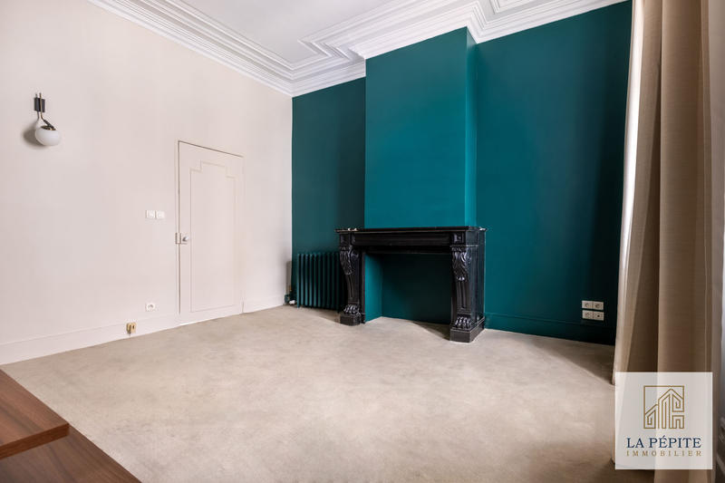 Maison - 306 m² - 10 pièces