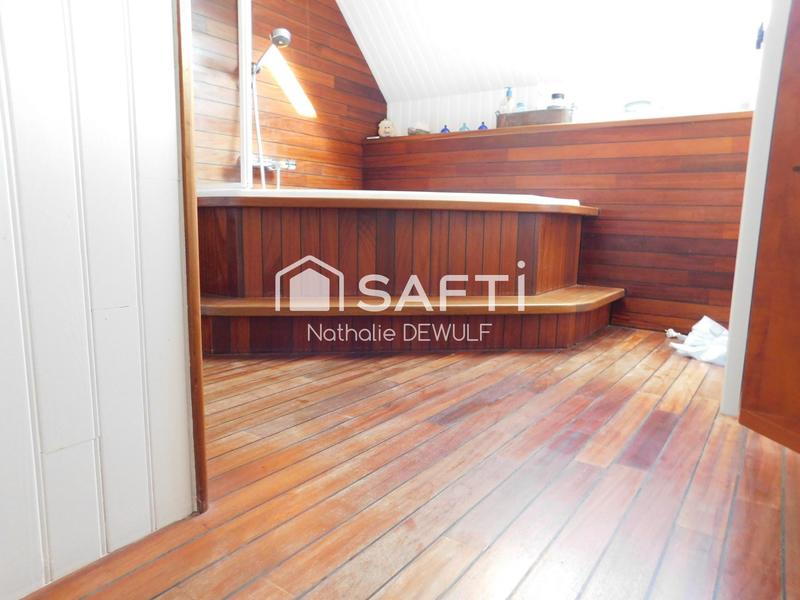 Maison - 225 m² - 8 pièces