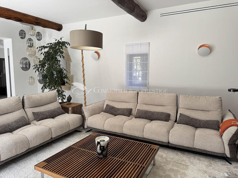 Propriété - 600 m² - 17 pièces