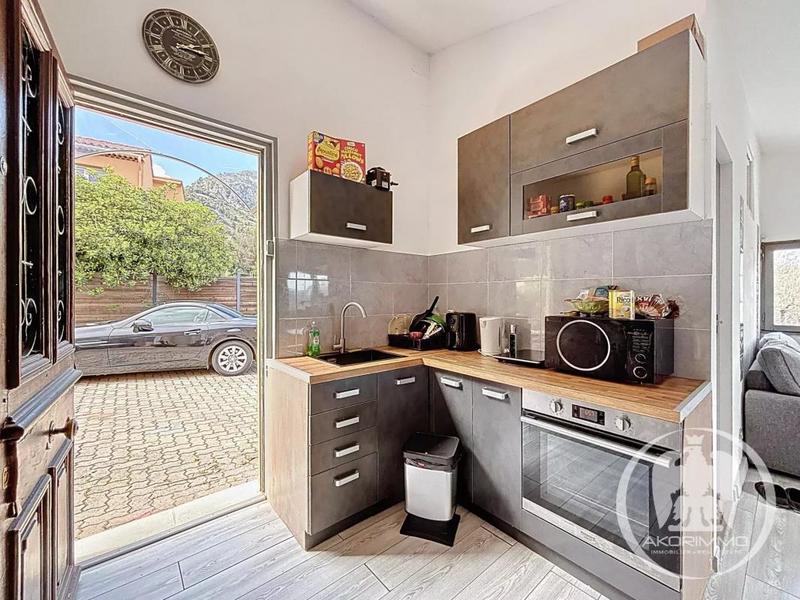 Villa - 300 m² - 8 pièces