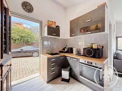 Villa - 300 m² - 8 pièces