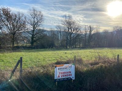 Terrain constructible - 1 250 m²