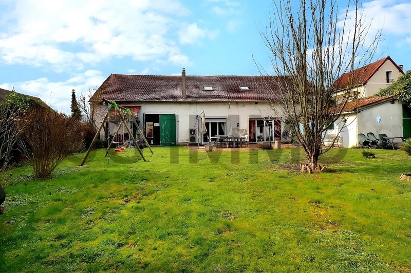 Corps de ferme - 370 m² - 11 pièces