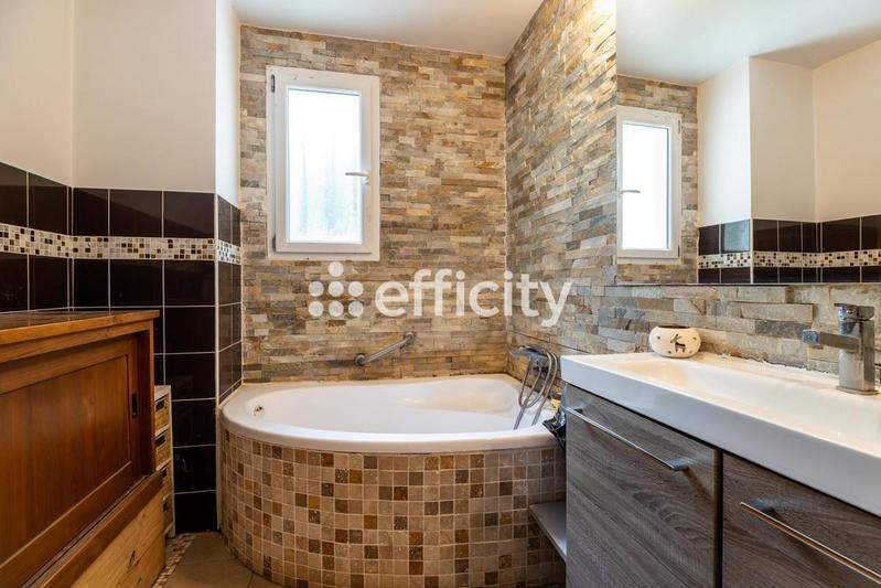 Maison - 173 m² - 7 pièces