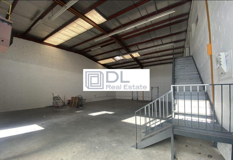 Entrepôt - 420 m²