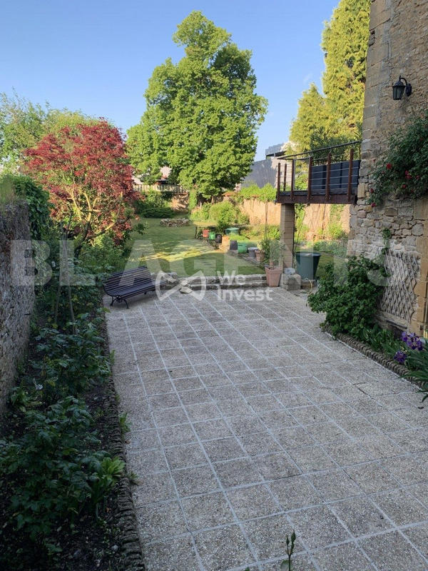 Maison - 233 m² - 7 pièces