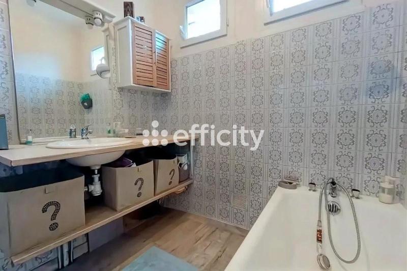 Maison - 170 m² - 8 pièces