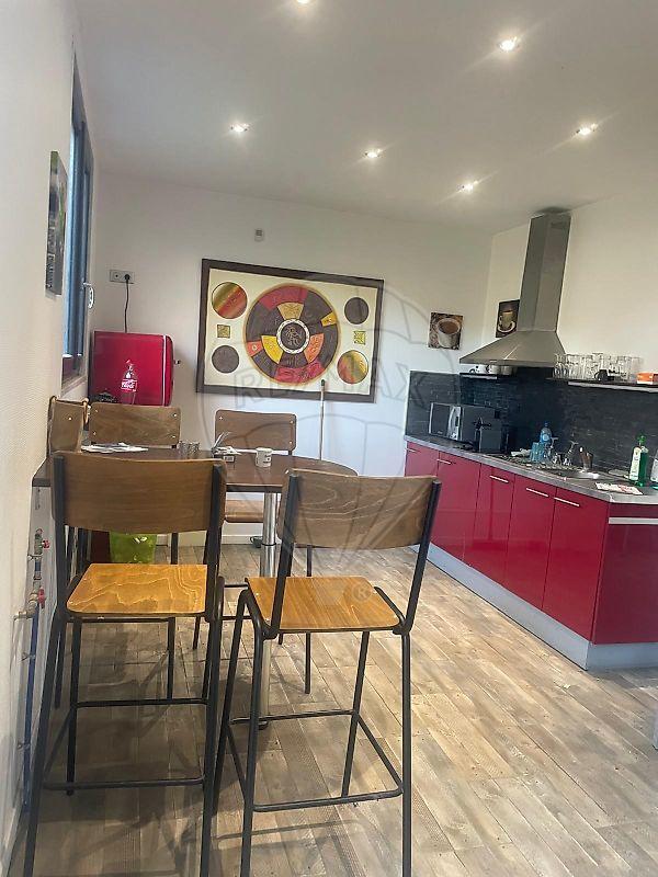 Local commercial - 437 m² - 10 pièces