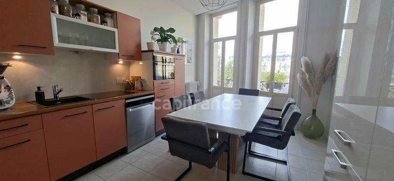Appartement bourgeois - 103 m² - 3 pièces