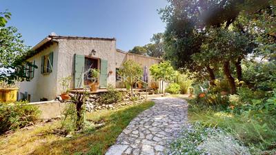 Maison traditionnelle - 117 m² - 5 pièces