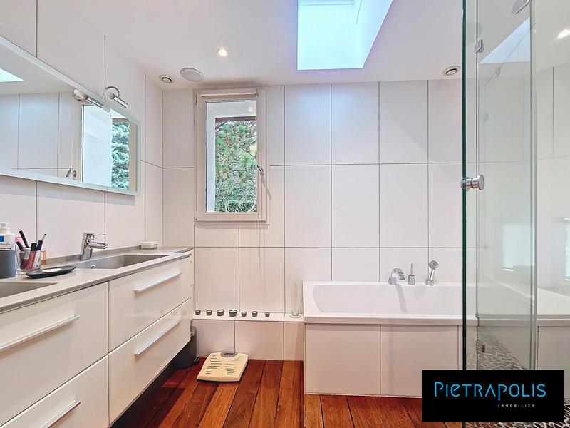 Villa - 265 m² - 7 pièces