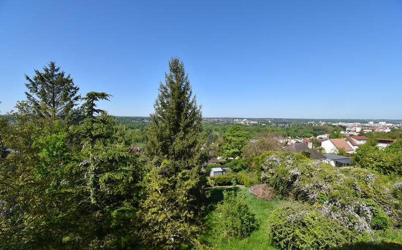 Maison - 183 m² - 9 pièces